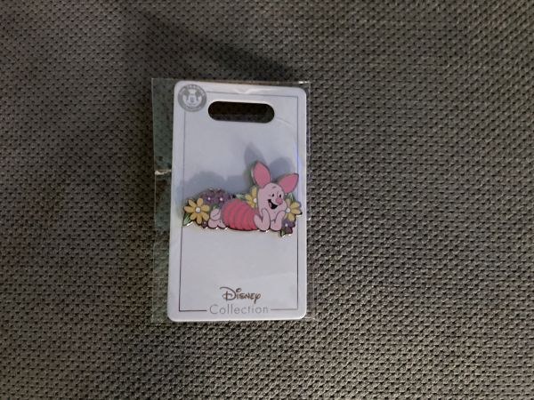 Piglet Flowers Pin